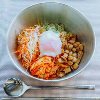 温玉のっけビビン麺